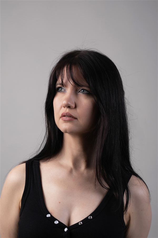 Close-up portrait, looking to the side